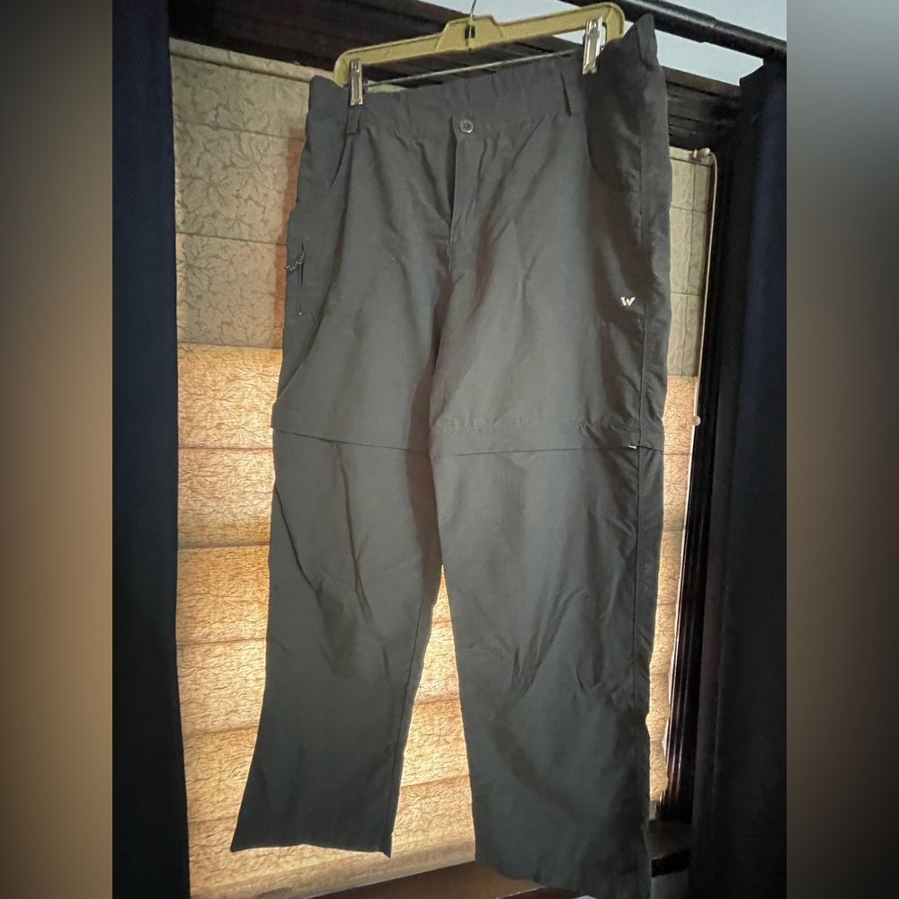 White Sierra zip off hiking pants, Size XL, inseam 31”, great for hiking.